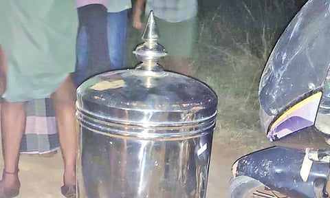புதுக்கோட்டை அருகே  ஒரே நாளில் 3 கோவில்களின் உண்டியல்களை உடைத்து பணம் திருட்டு