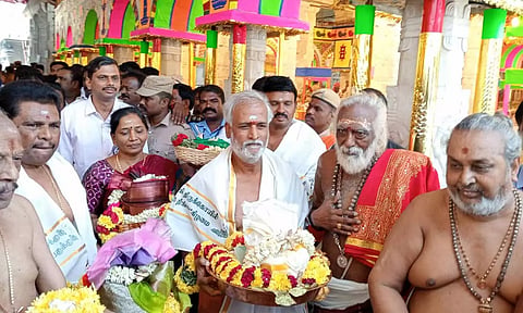 திருச்செந்தூர் கோவிலில் கும்பாபிஷேக இறுதிகட்ட பணிகளை பார்வையிட்டார் அமைச்சர் சேகர்பாபு