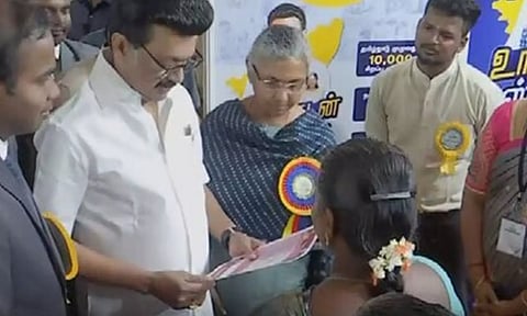 "உங்களுடன் ஸ்டாலின்" திட்டம் தொடக்கம்: தமிழகத்தில் இன்று முதல் 10 ஆயிரம் முகாம்கள்