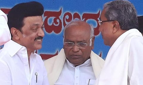 கர்நாடக முதல்-மந்திரி சித்தராமையாவுக்கு கன்னடத்தில் பிறந்தநாள் வாழ்த்து கூறிய மு.க.ஸ்டாலின்
