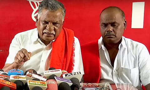 தமிழக மக்களை காட்டி கொடுக்கிறார் இ.பி.எஸ்.- முத்தரசன்