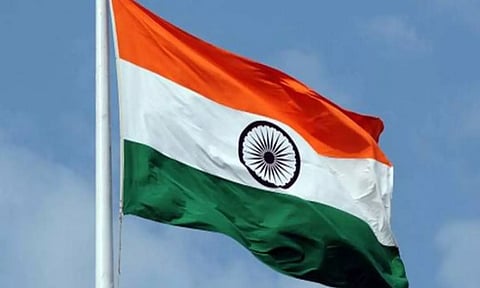 சுதந்திர தின விழாவின்போது பள்ளிகளில் பிளாஸ்டிக் கொடி பயன்படுத்தக் கூடாது- கல்வித்துறை