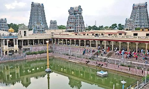 மீனாட்சி கோவிலில் நவராத்திரி விழா 23-ந்தேதி தொடங்குகிறது: கொலுவுக்கு பக்தர்களும் பொம்மைகள் வழங்கலாம்