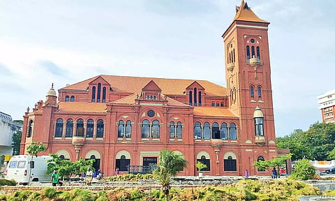 விக்டோரியா ஹால் அடுத்த மாதம் திறப்பு
