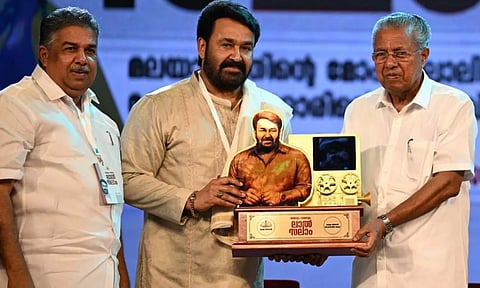 நடிகர் மோகன்லாலுக்கு பிரமாண்ட பாராட்டு விழா நடத்திய கேரள அரசு!