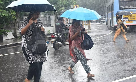 சென்னை உள்ளிட்ட 16 மாவட்டங்களில் காலை 10 மணி வரை மழைக்கு வாய்ப்பு