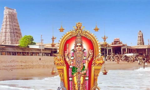 உலகம் முழுவதும் இருந்து பக்தர்கள் திரளும் கந்தசஷ்டி திருவிழா
