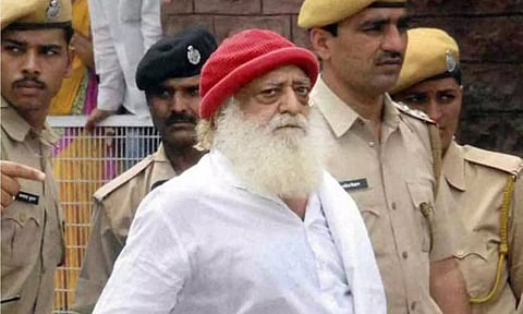 ஆசாராம் பாபுவின் ஜாமினை ரத்து செய்யக்கோரி சிறுமி தரப்பில் உச்ச நீதிமன்றத்தில் மனுத்தாக்கல்!