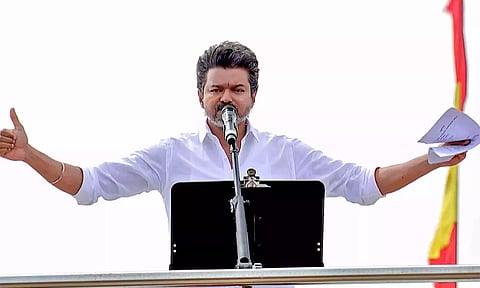 புதுச்சேரி முதலமைச்சரை விமர்சிக்காத விஜய்:  த.வெ.க.- என்.ஆர்.காங். கூட்டணிக்கு அச்சாரமா?