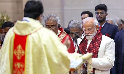 VIDEO: பேராலயத்தில் நடைபெற்ற கிறிஸ்துமஸ் விழா பிரார்த்தனையில் பங்கேற்ற பிரதமர் மோடி