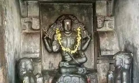 யோக நிலையில் அருள்பாலிக்கும் தட்சிணாமூர்த்தி