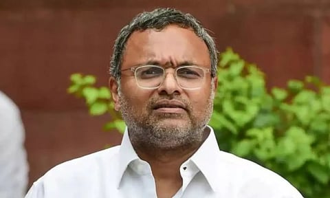 திரைப்படங்களை அரசியல் ரீதியாக அணுகுவதே தவறானது -  கார்த்தி சிதம்பரம்