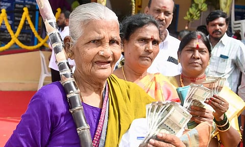 இதுவரை பொங்கல் பரிசுத்தொகுப்பு பெறவில்லையா...  உங்களுக்கு ஒரு குட் நியூஸ்