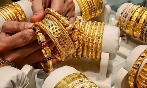 வரலாறு காணாத உச்சம்... ஒரேநாளில் மீண்டும் உயர்ந்த தங்கம் விலை!