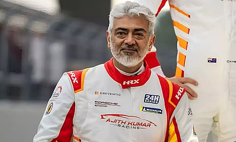 ஒழுங்கா நடந்துக்கங்க... இது தியேட்டர் கிடையாது -  ரசிகர்களை கடிந்து கொண்ட அஜித்