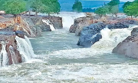 ஒகேனக்கல்லுக்கு நீர்வரத்து 200 கனஅடியாக குறைந்தது
