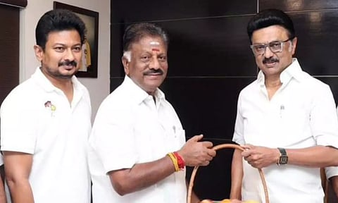 முதல்வர் மு.க. ஸ்டாலினுடன் ஓ. பன்னீர்செல்வம் சந்திப்பு