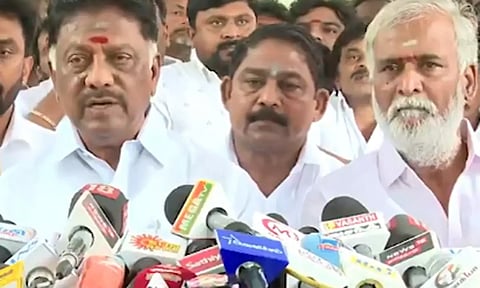 அ.தி.மு.க.வை அழிவுப்பாதையில்  அழைத்து செல்கிறார் இ.பி.எஸ். - ஓ.பன்னீர்செல்வம்