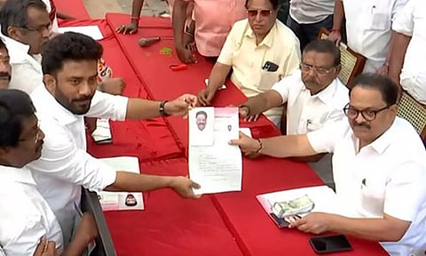 #TNAssemblyElection தி.மு.க. சார்பில் போட்டியிட ஓ.பி.எஸ்., ஓ.பி.ரவீந்திரநாத் விருப்ப மனு