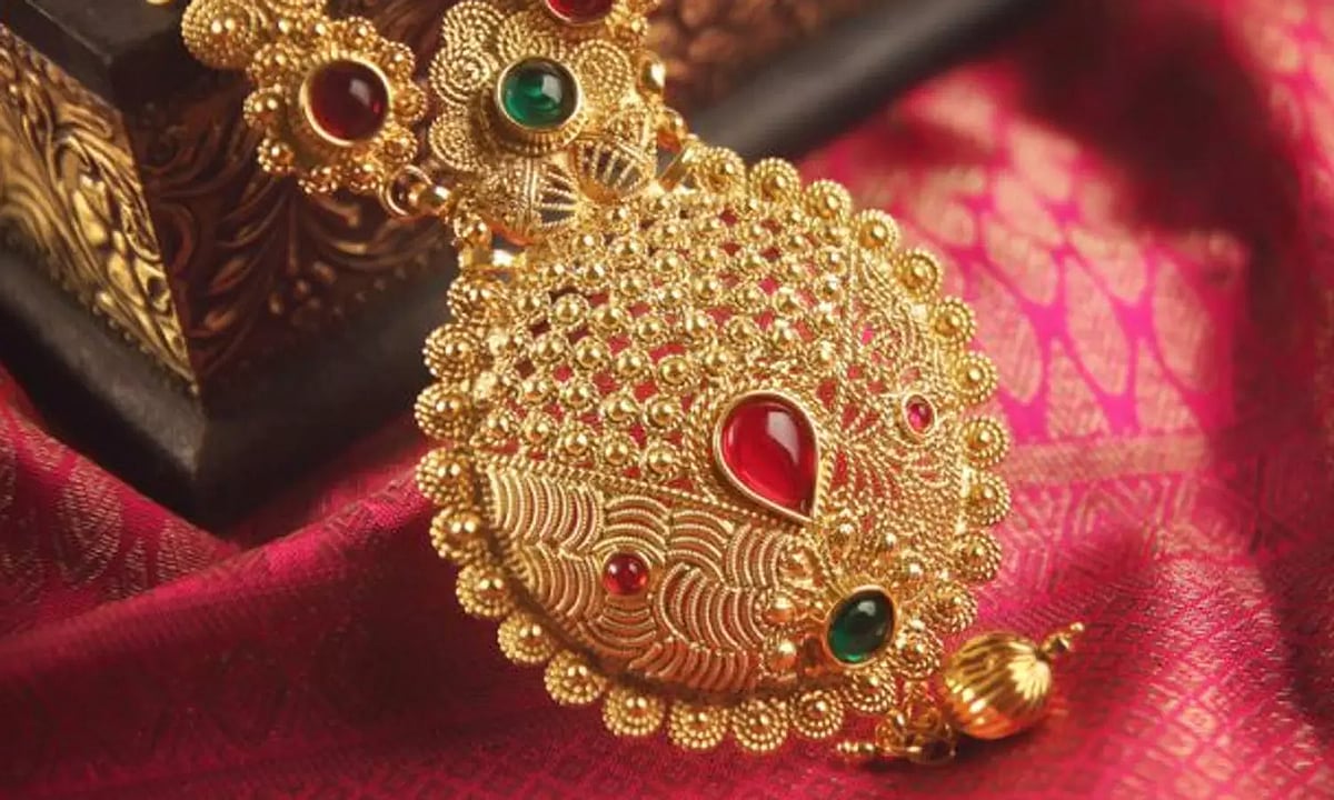 GOLD PRICE TODAY: அதிரடியாக குறைந்த தங்கம் விலை - இன்றைய நிலவரம்