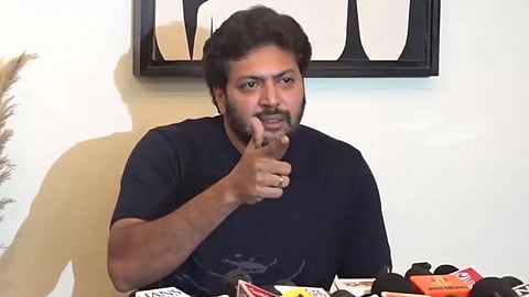 'വിവാഹമോചനം കിട്ടുന്നതുവരെ അഭിനയിക്കില്ല'; മാധ്യമങ്ങൾക്ക് മുന്നിൽ പൊട്ടിക്കരഞ്ഞ് രവി മോഹൻ