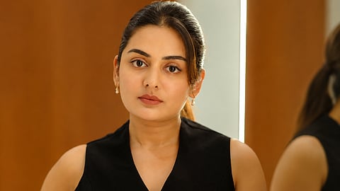 'സന്തോഷവും സ്വാതന്ത്ര്യവും മറ്റുള്ളവർക്ക് ലഭിക്കുന്നതിനുള്ള നിരാശ',  സൈബർ ആക്രമണങ്ങൾക്കെതിരെ എസ്തർ  