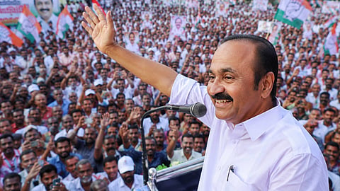 ടീം വി.ഡി.എസ് തയ്യാര്‍; സെന്‍ട്രല്‍ സ്റ്റേഡിയത്തില്‍ രാവിലെ 10-ന് സത്യപ്രതിജ്ഞ 
