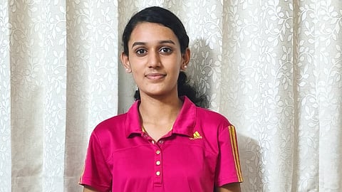 ചരിത്രം കുറിച്ച് പതിനേഴുകാരി നമ്രത; അമ്പയറിങ് കോട്ടണിഞ്ഞ് കേരള ക്രിക്കറ്റിലേക്ക് ഒരു തൃശൂരുകാരി