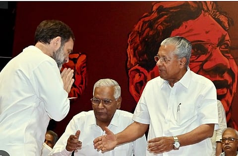 'പിണറായിയെ കെട്ടിപ്പിടിക്കാനാവില്ല, രാഷ്ട്രീയ പോരാട്ടം തുടരും': ഇന്‍ഡ്യ സഖ്യയോഗത്തില്‍ രാഹുല്‍ ഗാന്ധി