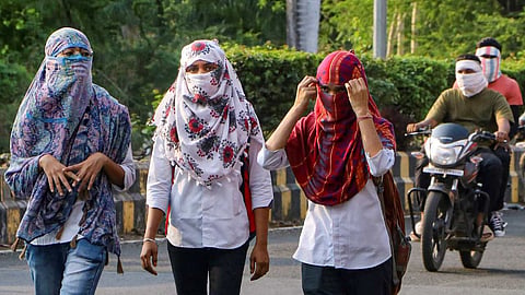 കോട്ടണ്‍ വസ്ത്രങ്ങള്‍ ധരിക്കുന്നത് എല്ലാവരുടെയും അവകാശമല്ലേ? ഇന്ത്യയിലെ ഈ മനുഷ്യര്‍ക്ക് അതിന് വില ജാതിയാണ്!