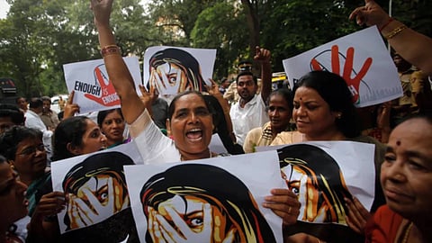 സ്ത്രീധന മരണങ്ങളിൽ വർധന, പെട്ടെന്നു കെടുന്ന ജനരോഷം;   പൊതുസമൂഹത്തിന്റെ നിശ്ശബ്ദതയ്ക്കു പിന്നിലെന്ത്?