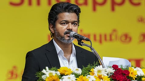 'എത്ര ഉയർന്നാലും ഇതൊരു തീരാമുറിവ്'; കരൂരിലെ ആ കറുത്ത അധ്യായത്തിൽ നിന്ന് മുഖ്യമന്ത്രി പദത്തിലേക്കുള്ള വിജയ്‌യുടെ യാത്ര