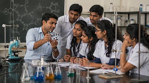 മിടുക്കന്‍മാര്‍ക്ക് പഠിക്കണ്ടേ? സ്‌കോളര്‍ഷിപ്പ് മുടങ്ങുന്നുവോ? ഉയരുന്ന ചോദ്യങ്ങള്‍