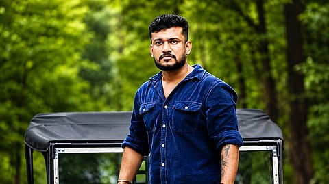ആകെ മുങ്ങിയാൽ 
കുളിരില്ല, പടച്ചോനെ മാത്രേ പേടിയുള്ളു,
ഇനി പഴയ പടിയാകില്ല; കേസെടുത്തതിനുപിന്നാലെ പൊലീസിനെ വെല്ലുവിളിച്ച് അര്‍ജുന്‍ ആയങ്കി