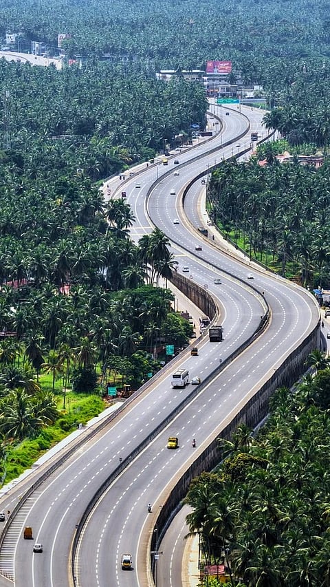 ലെയിന്‍ ട്രാഫിക്കില്‍ വാഹനങ്ങള്‍ ഓടിക്കേണ്ടതെങ്ങനെ?

