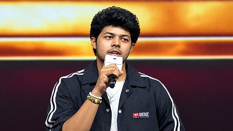 'സിഗ്മ' പ്രമോഷനിൽ  
ടിവികെ മുദ്രാവാക്യം വിളിച്ച് ആരാധകർ; നാടകീയ രംഗങ്ങളിൽ പ്രതികരിച്ച് ജേസൺ സഞ്ജയ്