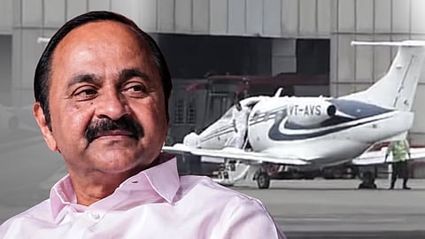 'വെളിപ്പെടുത്താന്‍ മനസ്സില്ല എന്നത് ദുരൂഹമായ നിലപാട്'; മുഖ്യമന്ത്രിയുടെ സ്‌പോണ്‍സേര്‍ഡ് വിമാനയാത്രയില്‍ വിവാദം കനക്കുന്നു