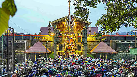 'കിരീടം സന്നിധാനത്തെ സ്ട്രോങ്റൂമിൽ തന്നെ'; ശബരിമലയിലെ സ്വർണ്ണക്കിരീടം നഷ്ടപ്പെട്ടിട്ടില്ലെന്ന് തിരുവാഭരണ കമ്മിഷൻ 