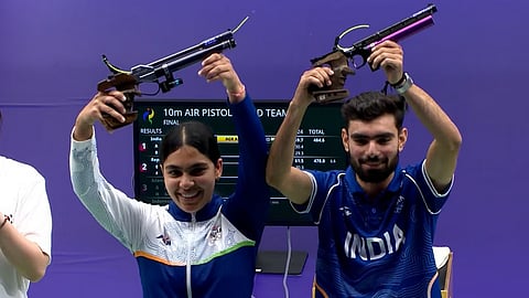 ഏഷ്യൻ ഗെയിംസ് ഷൂട്ടിങ്; ഇന്ത്യയുടെ സുവർണ്ണ വെടിയൊച്ച, സുരുചി-കമൽജീത് സഖ്യത്തിന് റെക്കോർഡോടെ സ്വർണ്ണം