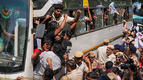 തലസ്ഥാനത്ത് പ്രതിഷേധാഗ്നി; ജന്തർ മന്തറിൽ നിരോധനാജ്ഞ, 700-ഓളം പേർ കസ്റ്റഡിയിൽ