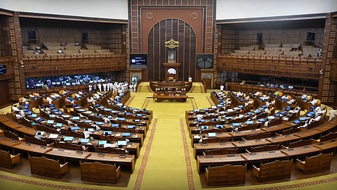 മുഖ്യ തെരഞ്ഞെടുപ്പ് കമ്മീഷണറെ മാറ്റണം; ചരിത്ര പ്രമേയം പാസാക്കി കേരളം