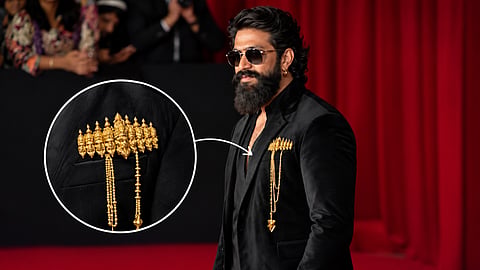 രാവണന്റെ പത്ത് തലകളുള്ള സ്വർണ ബ്രൂച്ച്; ‘രാമായണ’ പ്രീമിയറിൽ ശ്രദ്ധ നേടി യഷ്