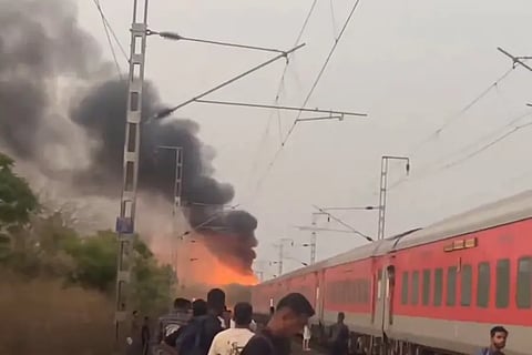 രാജധാനി എക്‌സ്പ്രസില്‍ തീപിടിത്തം
