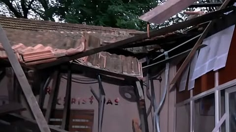 തിരുവനന്തപുരത്ത് സ്‌കൂൾകെട്ടിടഭാഗം തകർന്നുവീണു