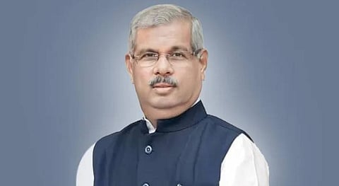 PSC ചെയര്‍മാനെ പുറത്താക്കാന്‍ രാഷ്ട്രപതിക്ക് ശുപാര്‍ശ ചെയ്ത് ​ഗവർണർ 