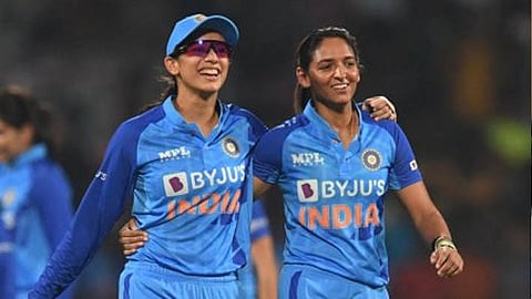 ഐ​സി​സി വനിതാ ഏ​ക​ദി​ന ടീം ​പ്ര​ഖ്യാ​പി​ച്ചു; ഹ​ർ​മ​ൻ​പ്രീ​ത് ന​യി​ക്കും