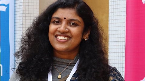 'വാഴക്കുല'യിൽ നോട്ടപിശകു മാത്രം; ചിന്ത‍യുടെ പ്രബന്ധത്തിൽ വീഴ്ച്ചയില്ല;  കേരള വിസിക്ക് വിശദീകരണം നൽകി ഗൈഡ്