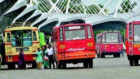 വ​ള​യ​ത്തി​ൽ പി​ടി​മു​റു​കു​ന്നു; 'മ​ത്സ​ര​യോ​ട്ടം' തടയാന്‍ ഇനി വാ​ട്സാ​പ്പ് ന​മ്പ​റും മേ​ൽ​നോ​ട്ട​ ഉ​ദ്യോ​ഗ​സ്ഥ​രും
