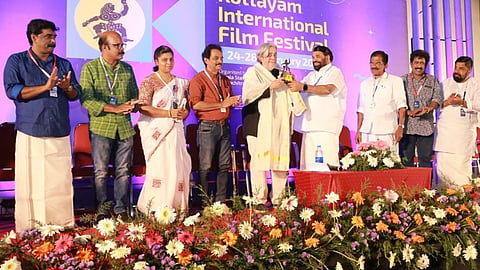 സിനിമകൾ സമകാലീന സാമൂഹിക ജീവിതത്തിൻ്റെ നേർക്കാഴ്ചകൾ; മന്ത്രി വി.എൻ വാസവൻ: കോട്ടയം രാജ്യാന്തര ചലച്ചിത്രമേളയ്ക്ക് പ്രൗഢ ഗംഭീരമായ തുടക്കം