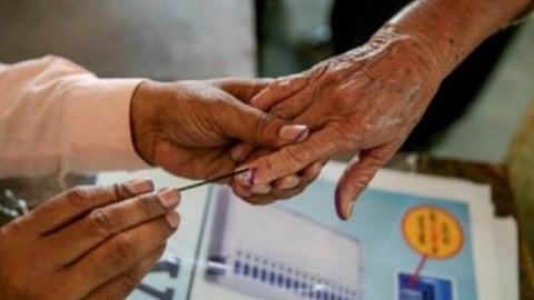 മഹാരാഷ്ട്ര നിയമസഭാ ഉപതെരഞ്ഞെടുപ്പ്: ചിഞ്ച്‌വാഡിൽ 50.47 ശതമാനം വോട്ടിംഗ് രേഖപ്പെടുത്തിയപ്പോൾ, കസ്ബ പേത്തിൽ 45 ശതമാനം